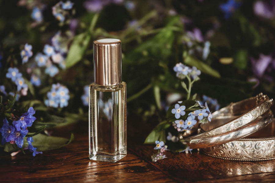 ROLL-ON PERFUME