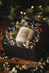 SILVER BANGLES CANDLE IN GIFT BOX (with Everlasts)