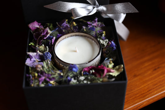 Everlast - forever florals - never worry about the blooms you gift dying! Hand-foraged blooms are personally selected by our team and undergo a special process to both capture and preserve their colour and form, and then scented with our signature Muskoka Lifestyle fragrance. The French Pear Candle perfects this gift.