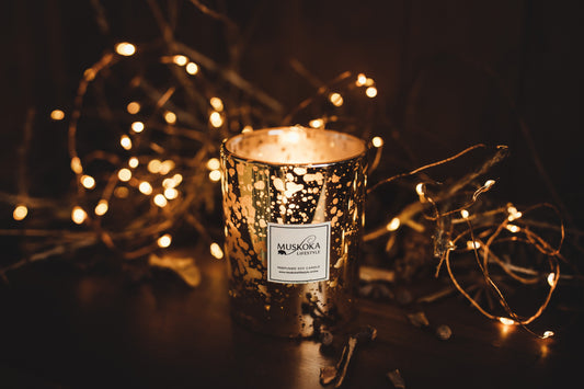 Our signature heart-warming Christmas fragrance which smells of clove, cinnamon, nutmeg, citrus zest, oranges and fir, is encased in a stunning gold festive vessel that features our pearlised sticker on its front, and it is adorned with a metallic gold ribbon with a pearlised swing tag attached.
