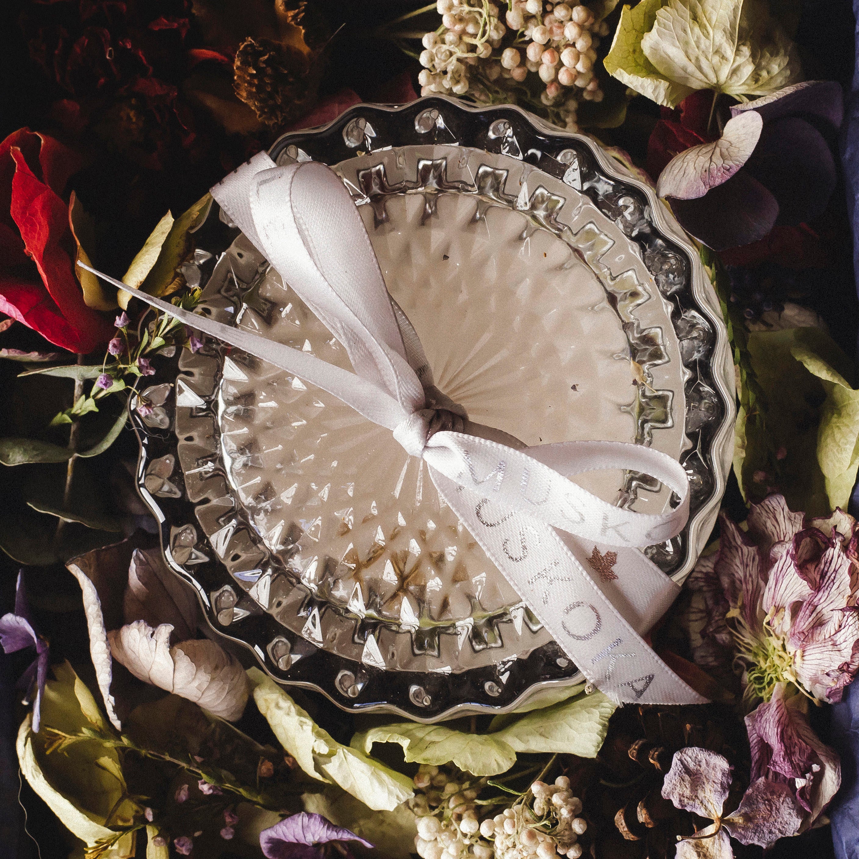 SILVER BANGLES CANDLE IN GIFT BOX (with Everlasts)