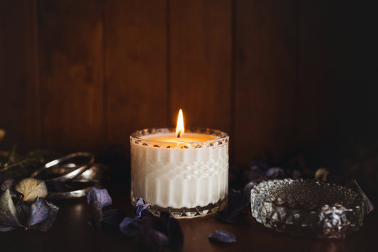 Absolutely gorgeous cut glass vessel with a lid that can be used as a jewellery box after the candle is finished. This gorgeous scented candle comes in one size and fragrance only in the Darcy-style vessel with a glass lid.