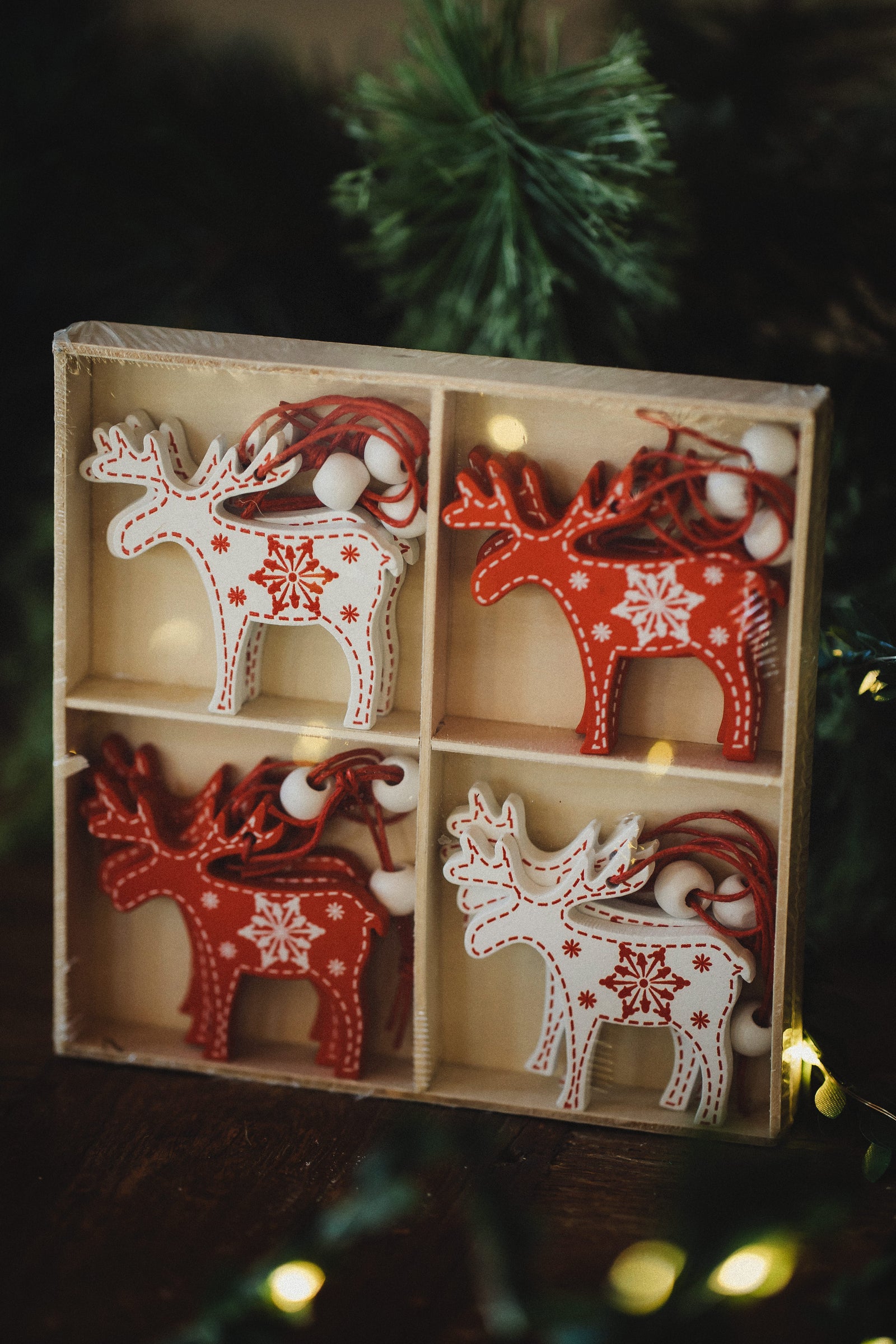 MUSKOKA WOODEN REINDEER GIFT TAGS