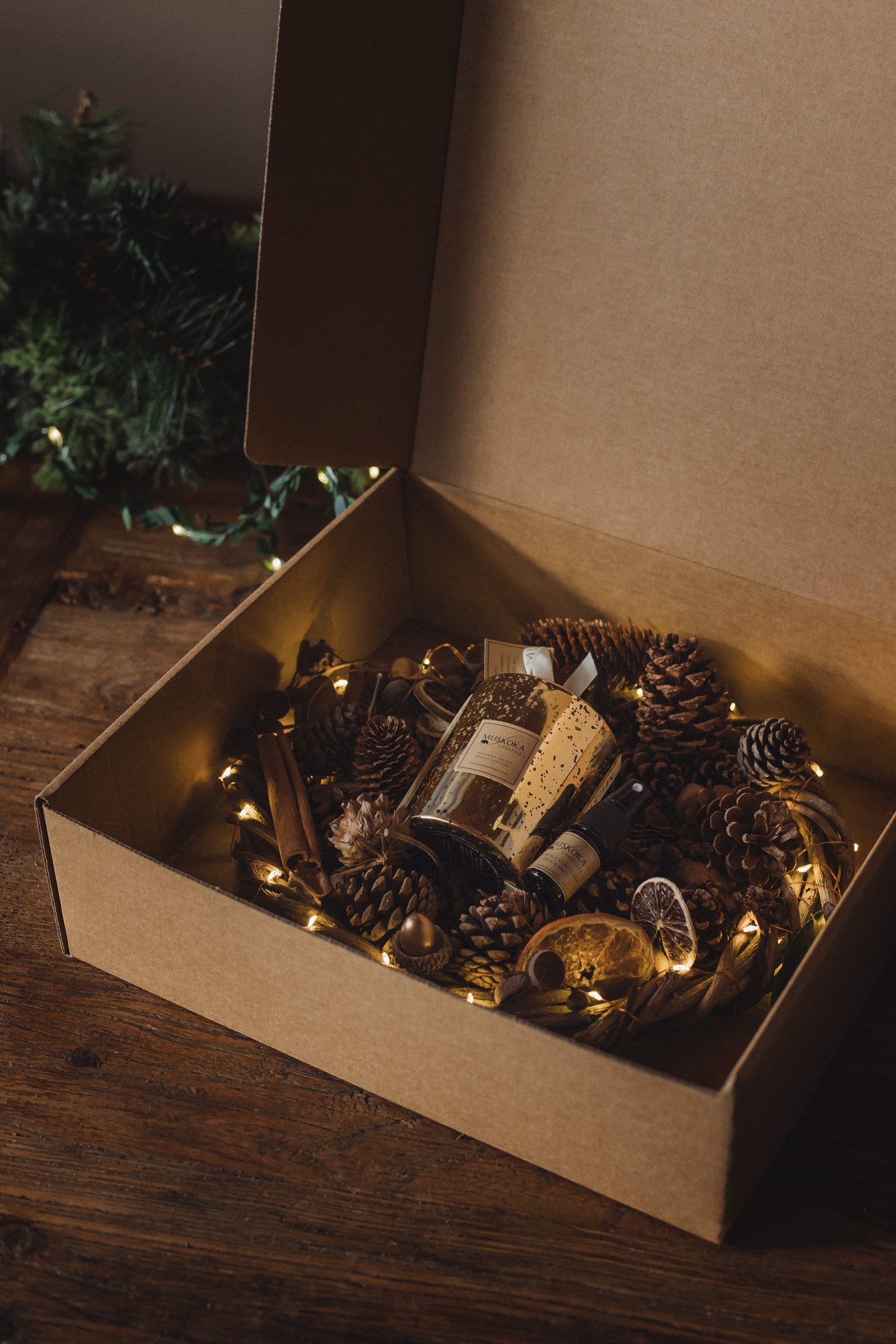 MUSKOKA FESTIVE GOLD WREATH KIT